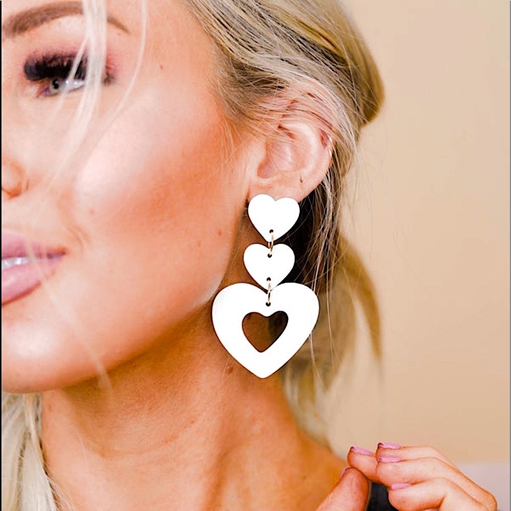 🆕🌿🤍RUE 27: WHITE Triple Halo Heart Dangle Earrings